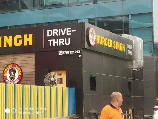 Burger Singh - Big Punjabi Burgers, Time Centre, Golf Course Road, Sector 12, Dwarka, Gurgaon — photo 3