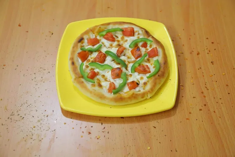 Da Pizza Puff, Bhagwati Garden, New Delhi — photo 4