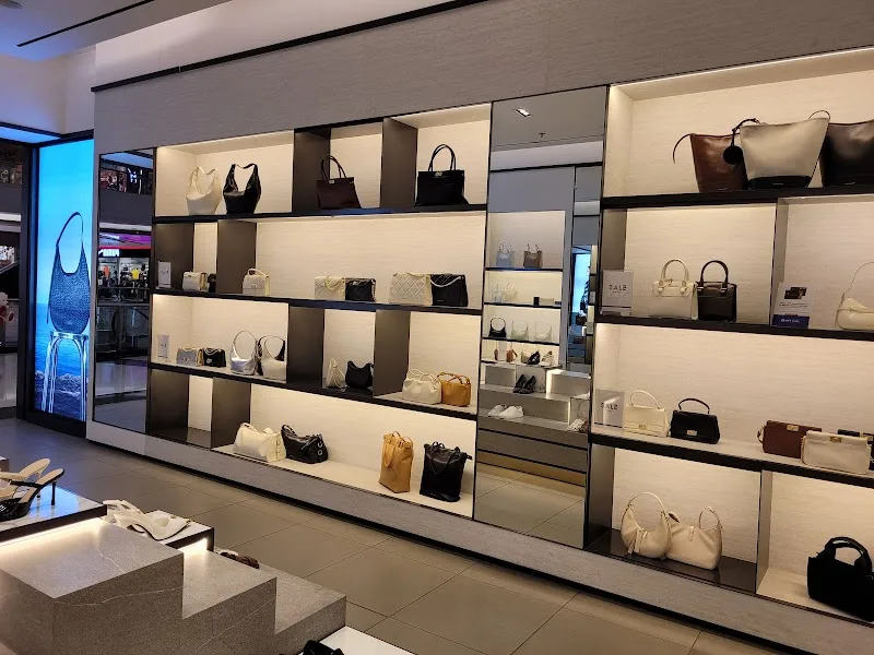 Charles & Keith, South City Mall, Kolkata — photo 4