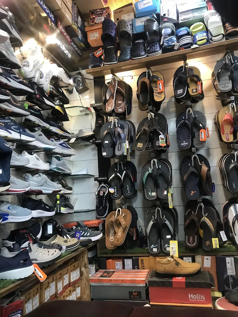 Baba Shoes, City Centre, Udaipur — photo 7