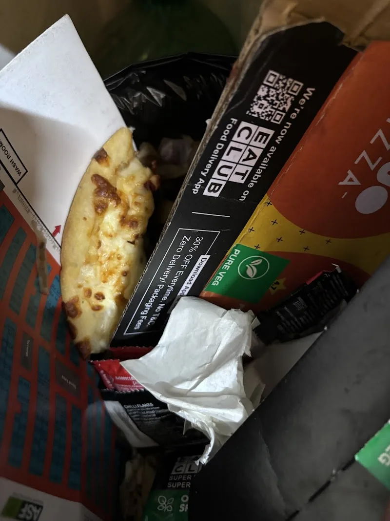 MOJO Pizza - 2X Toppings, Amrapali Leisure Valley, Greater Noida — photo 7