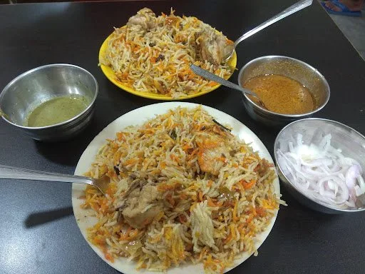 Makhani Darbar: Curries, Breads & Beyond, Burail, Chandigarh — photo 3