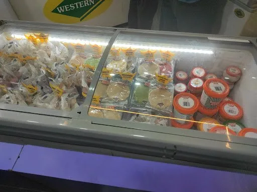 Bombay Kulfi, Prince Anwar Shah Road, Kolkata — photo 3