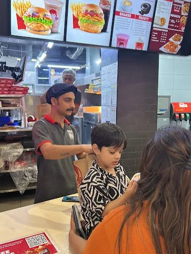 Wendy's Burgers, Logix City Centre, Noida — photo 2