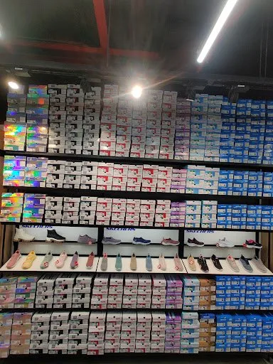 Skechers Factory Outlet, Veerbhadra Nagar, Baner, Pune — photo 2
