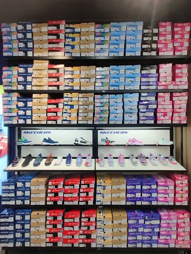 Skechers Factory Outlet, Veerbhadra Nagar, Baner, Pune — photo 3
