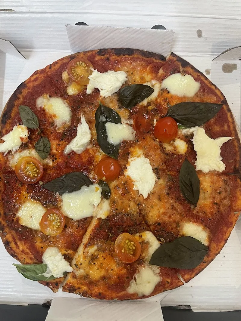 American Pie - Butter Crust Pizza, DLF Mall of India, Sector 4, Noida — photo 2